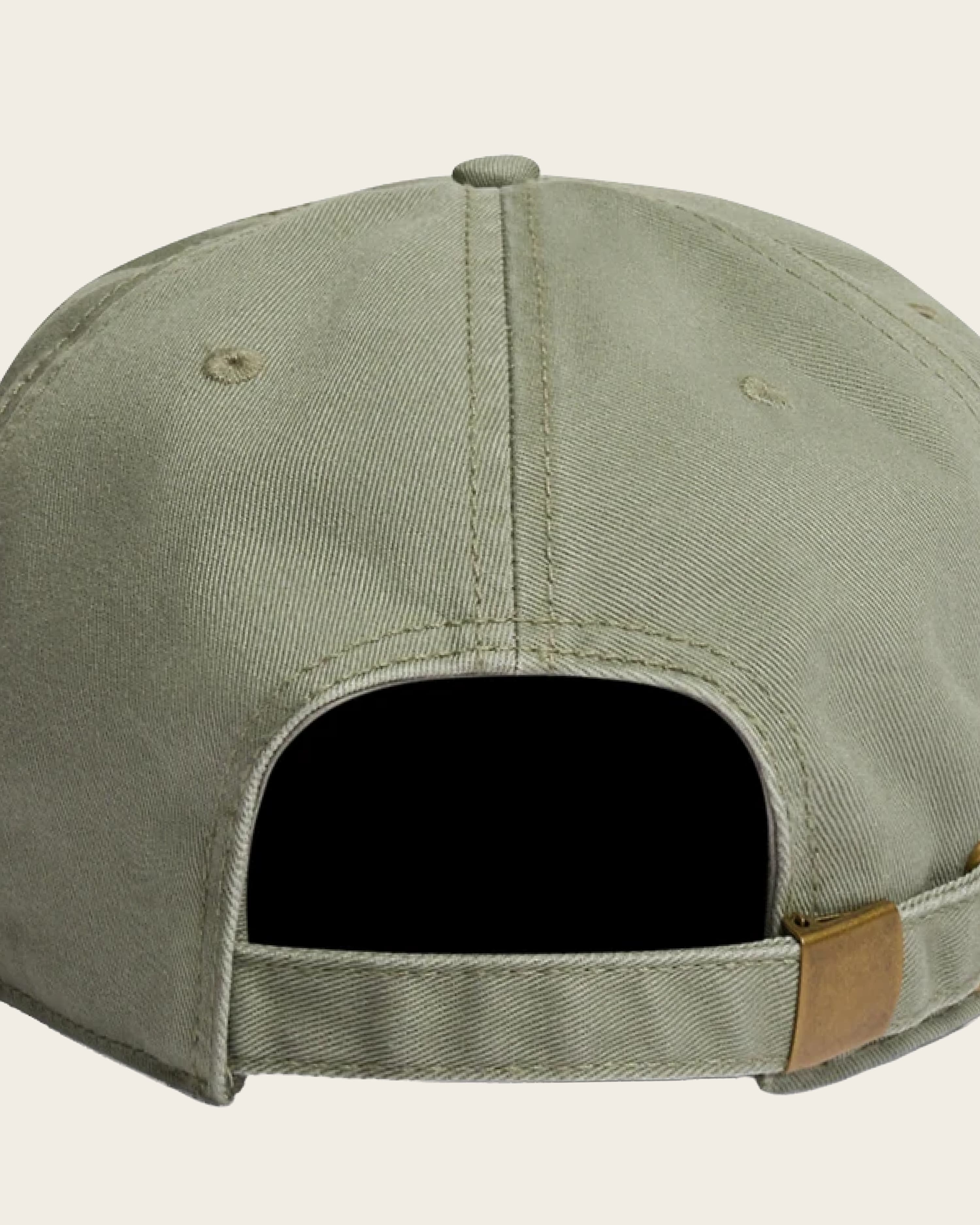 Strapback with clasp